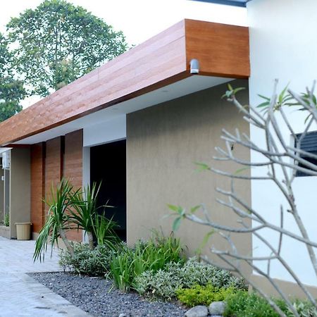 Reddoorz Syariah Plus Near Banyuwangi Airport מראה חיצוני תמונה
