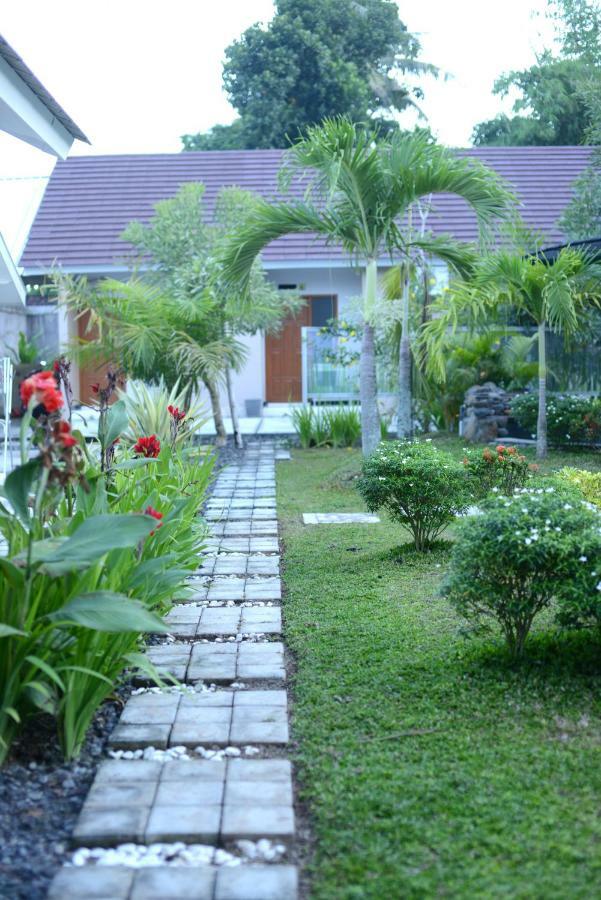 Reddoorz Syariah Plus Near Banyuwangi Airport מראה חיצוני תמונה