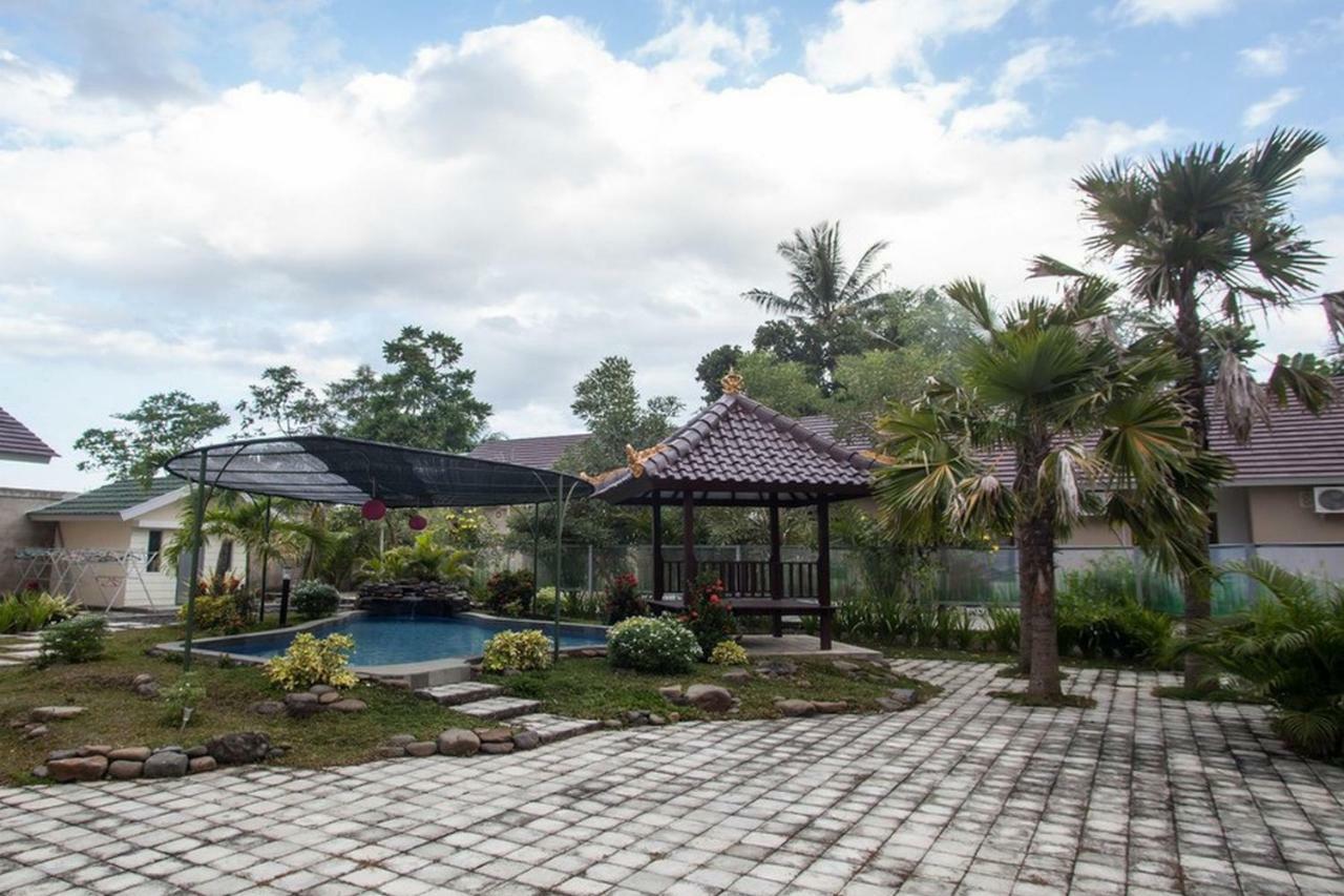 Reddoorz Syariah Plus Near Banyuwangi Airport מראה חיצוני תמונה